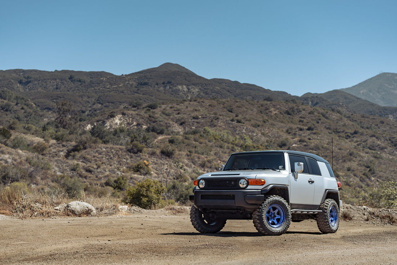 2010 Toyota FJ Cruiser - Fuel SHOK - Blue | Fuel Off-Road Wheels